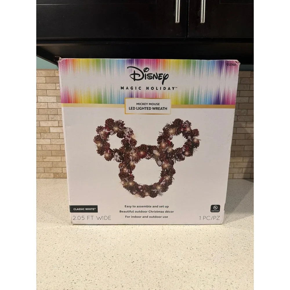 Disney Mickey Mouse LED Poinsettia Wreath‎ Holiday
